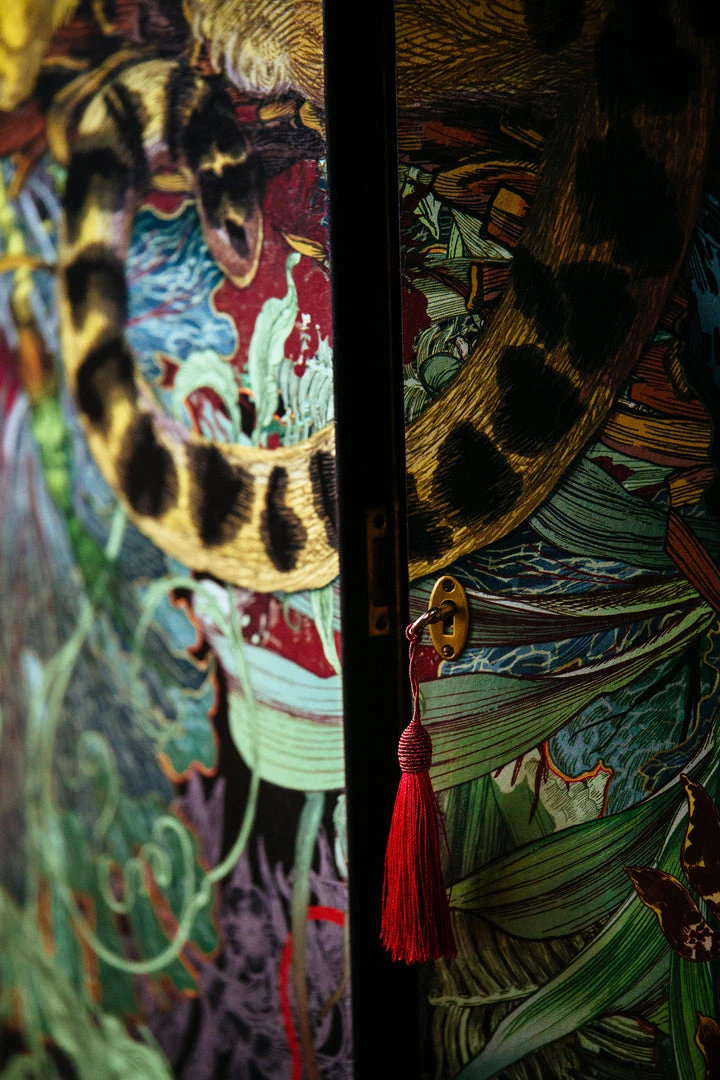 Lady Griddilebone Leopardess Vintage Drinks Cabinet Rose & Thorn 8 Lady Griddilebone Leopardess Vintage Drinks Cabinet Rose & Thorn