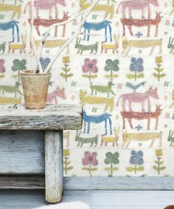 Mind The Gap Stacked Animals Wallpaper