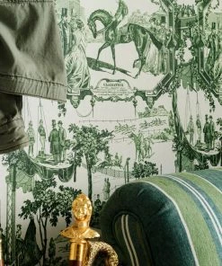 Mind The Gap Les Jardins Royaux Grand Prix, Red Wallpaper