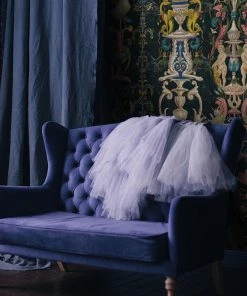 Mind The Gap Les Jardins Royaux Miniatures Wallpaper